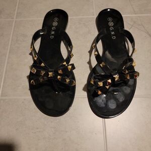 G.N.D. Womens Black Comfort Slip On Thong Studded Sandal Size US 9